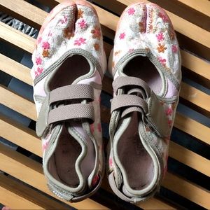 Vintage Nike Air Rift Floral Split Toe Sneaker